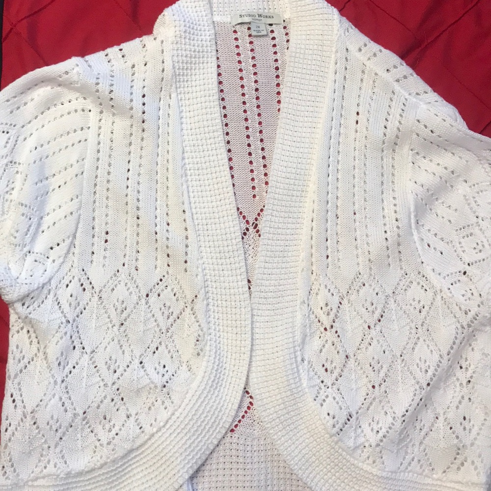 Like New! White short cardigan